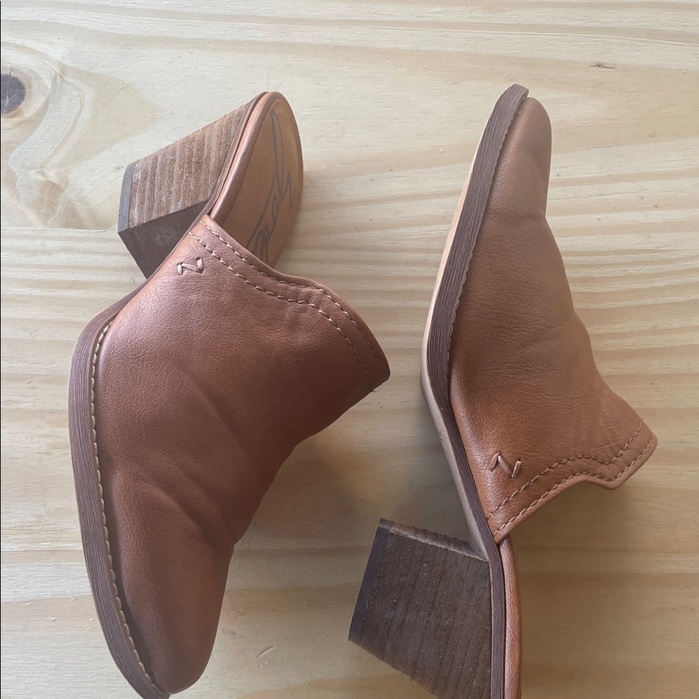 Zodiac Women's  Brown Leather Mules - Picture 9 of 16